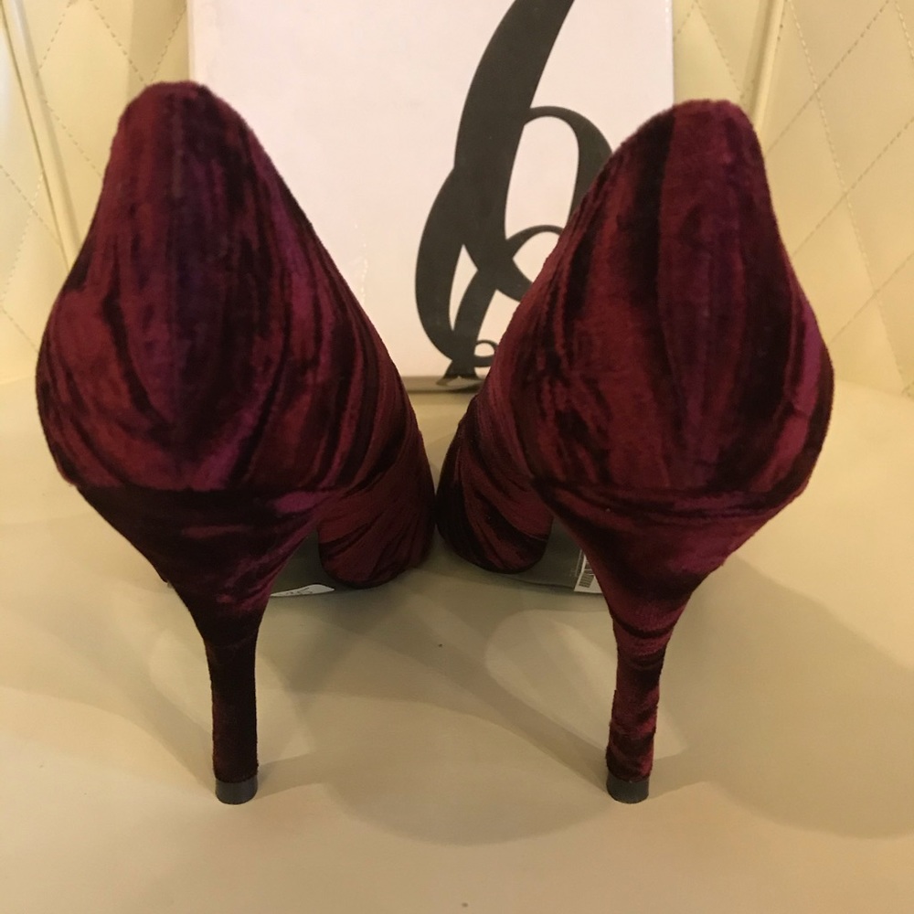NEW Nine West Velvet Shoes - Picture 3 of 9